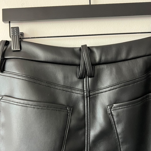 Good American Good Icon Faux Leather Pants - Picture 8 of 16